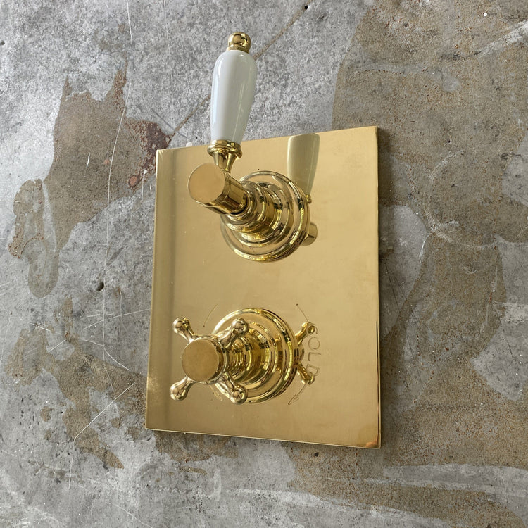 White porcelain handles - For technical reasons this needs to be combined with another handle that should be not a lever