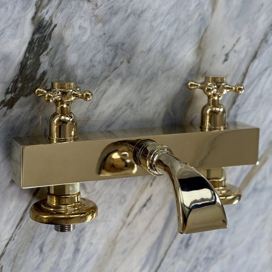 Traditional Francone BT89Q deck mounted bath faucet in solid brass with a quadratic base.