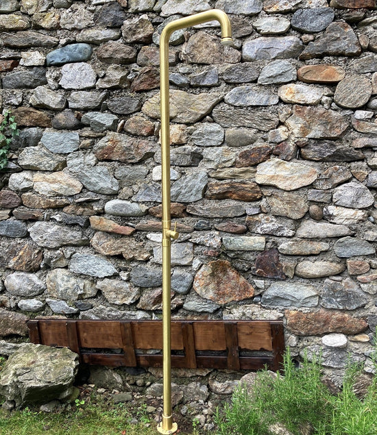 BTS1F Floor mounted brass column shower for gardens and bathrooms