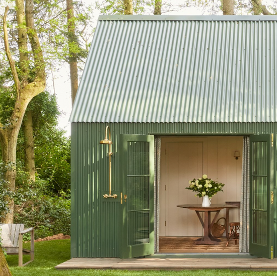 Unwind Outdoors: Al Fresco Showers to Transform Your Garden