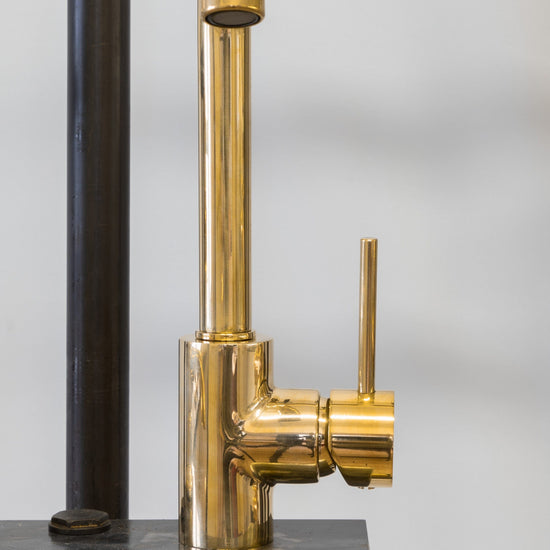 BT10 Basin mixer tap with swivel curve spout