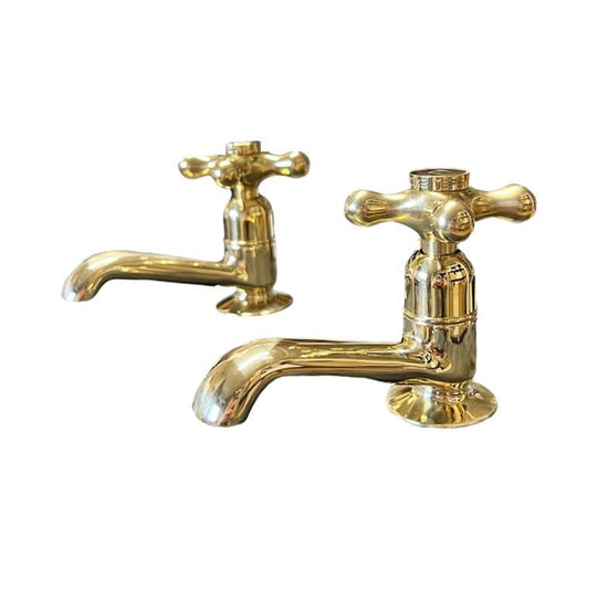 BT15R No 2 Pillar taps retro style