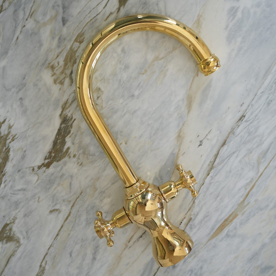Francone BT100 traditional deck-mounted kitchen tap, a vintage solid brass mixer faucet with a curved spout.