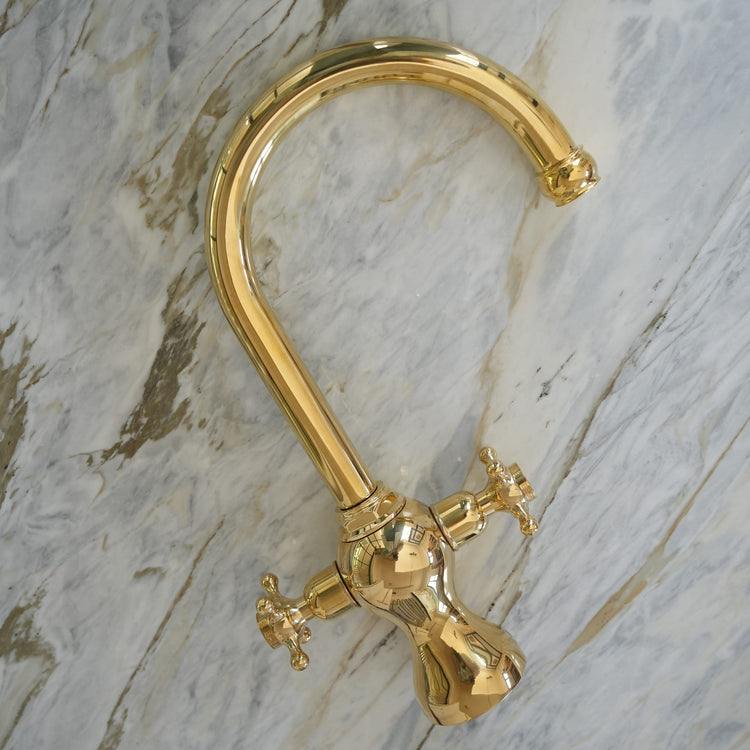 Francone BT100 traditional deck-mounted kitchen tap, a vintage solid brass mixer faucet with a curved spout.