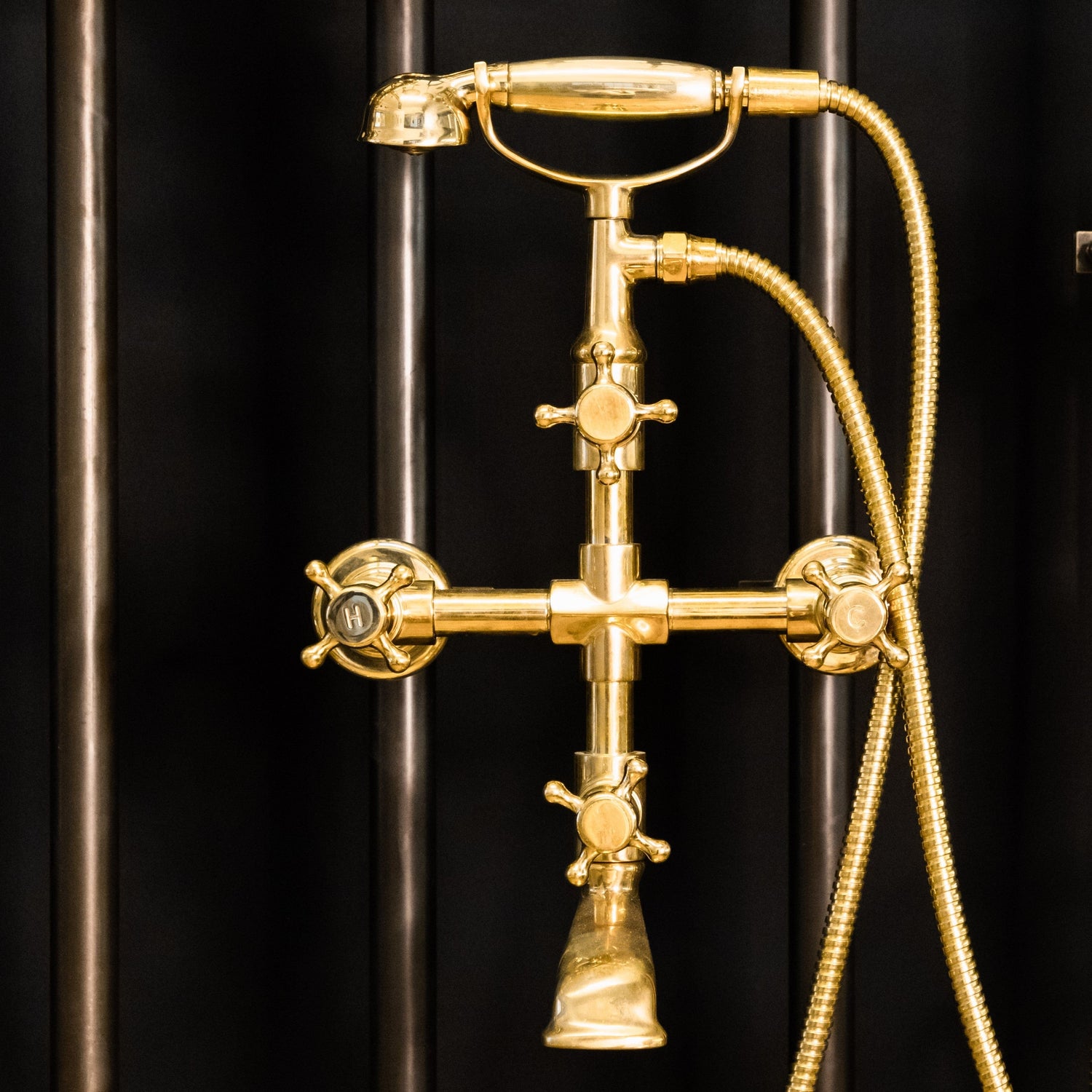 Traditional Francone BT23S wall-mounted solid brass bath filler tap with hand shower.