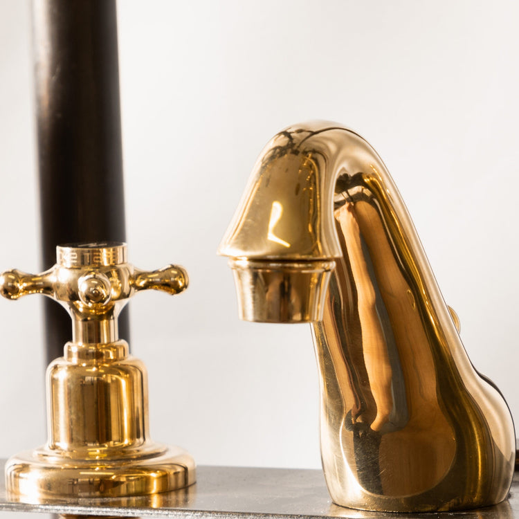 Close-up of the Francone BT47 traditional deck-mounted solid brass bathroom tap and faucet handle.