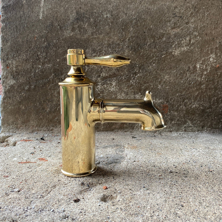 Francone BT95 Heritage deck mounted bathroom faucet, handcrafted in unlacquered brass.