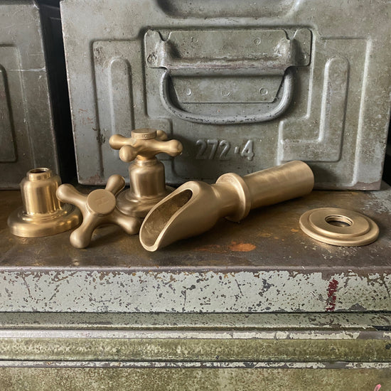 BT94 Heritage wall mounted waterfall bath filler solid brass