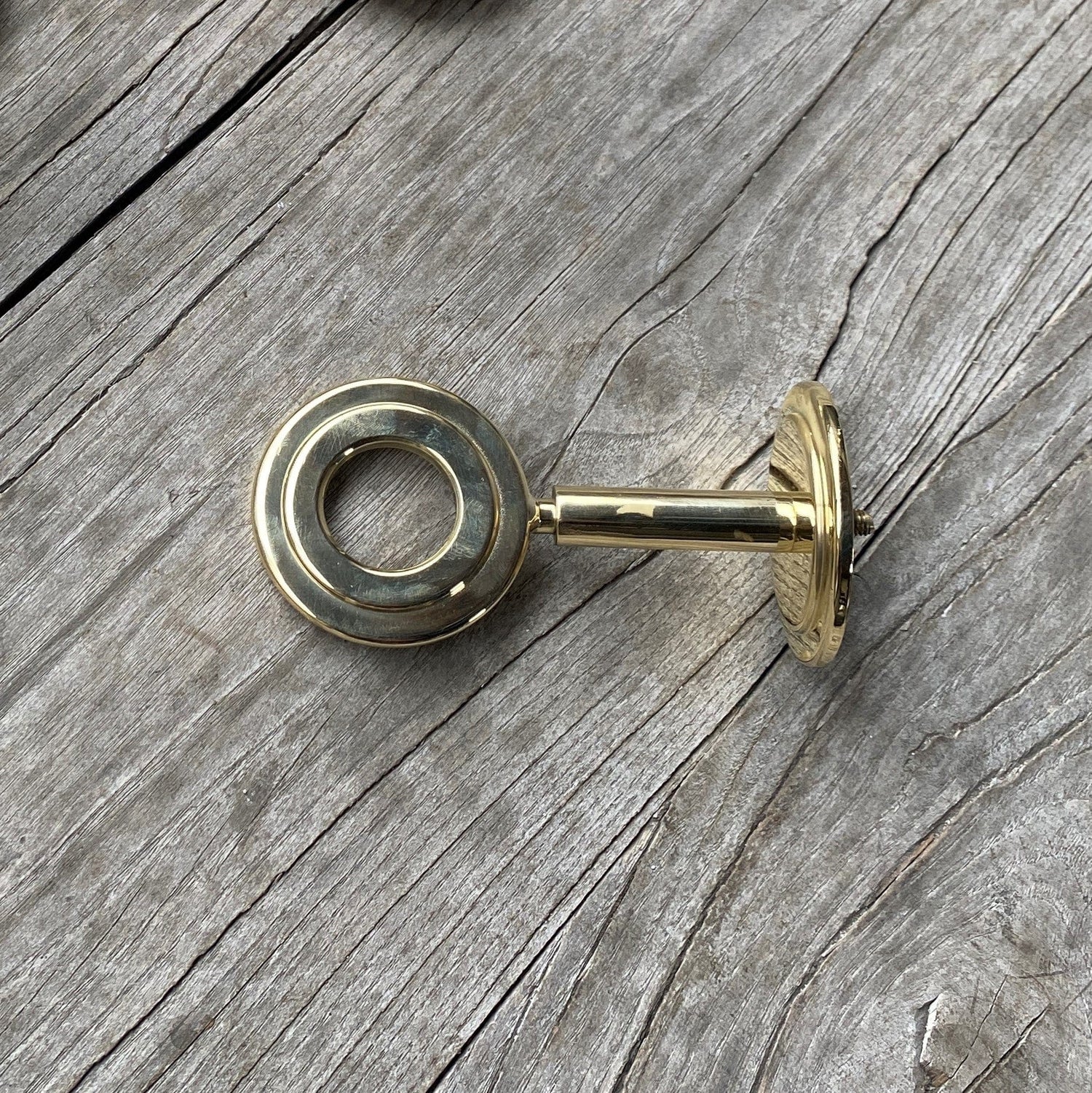 BTA26 Single soap bottle holder in solid brass – Francone Bespoke Taps